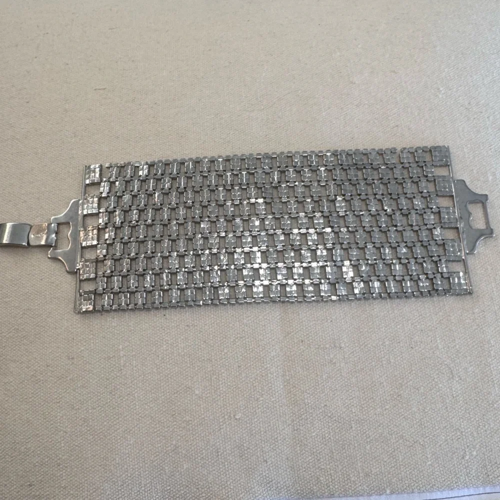 Cache Rhinestone Mesh Silver Bracelet - Picture 3 of 9